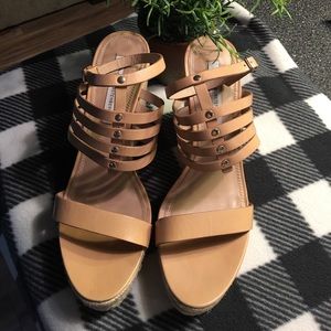 Diane von furstenberg Size 8.5 tried on inside